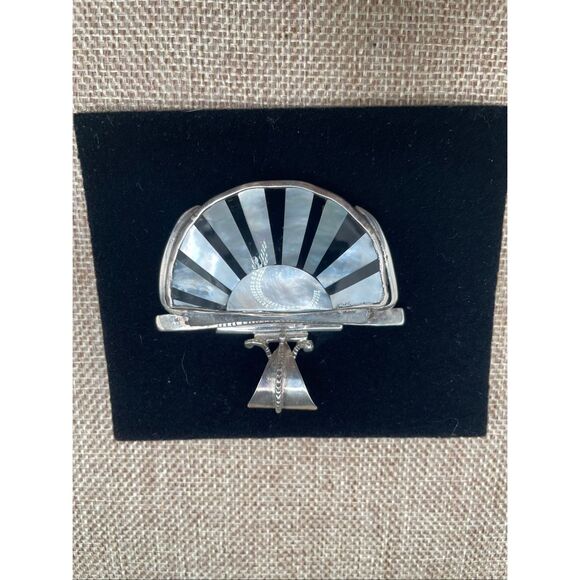 Vintage Native American Zuni Sterling Silver Sunburst Pendant/Brooch – Mother of - Picture 5 of 7